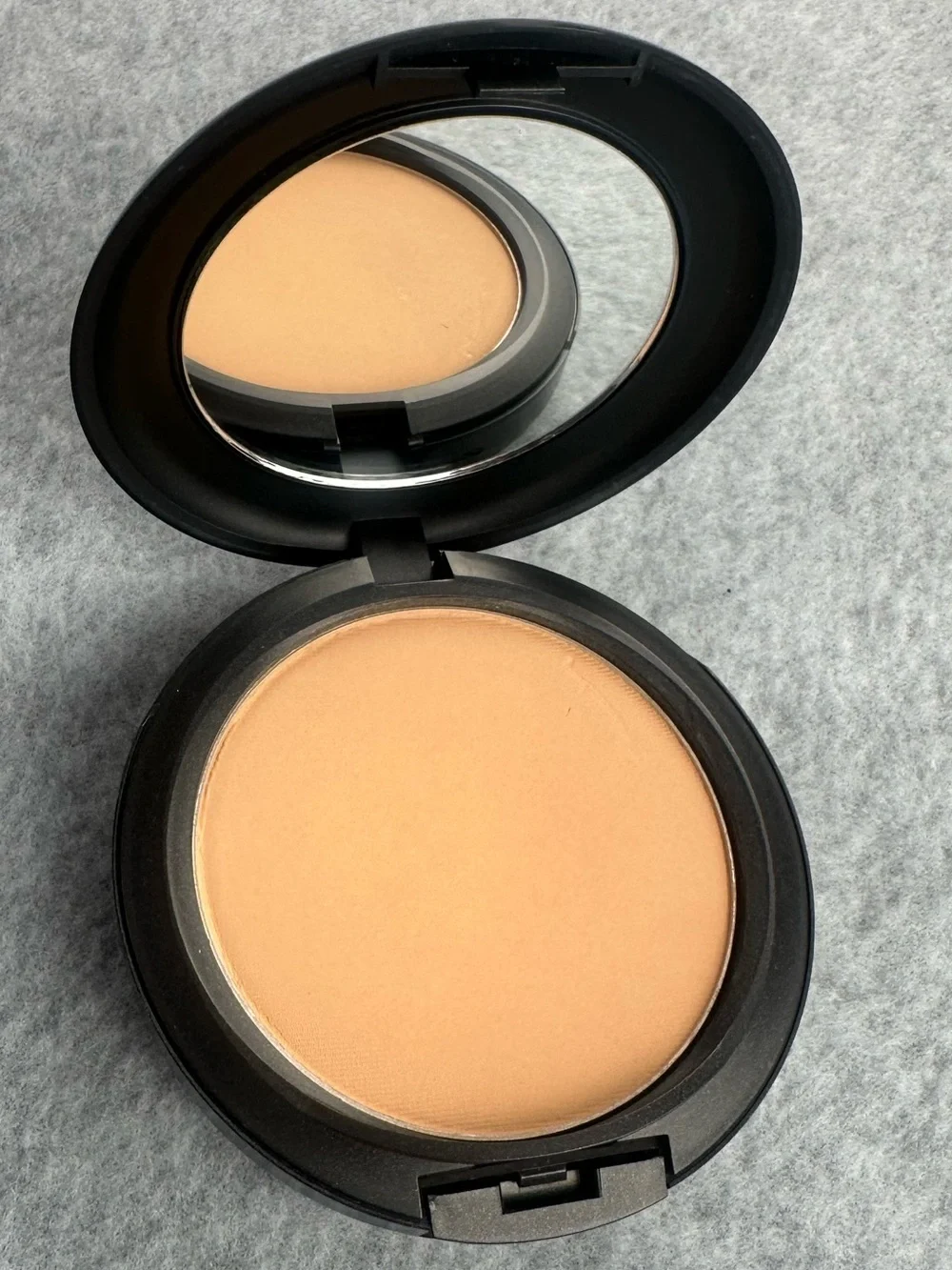 NW35 Original Formula MAC Studio Fix Powder Plus Foundation Used Once No Sponge